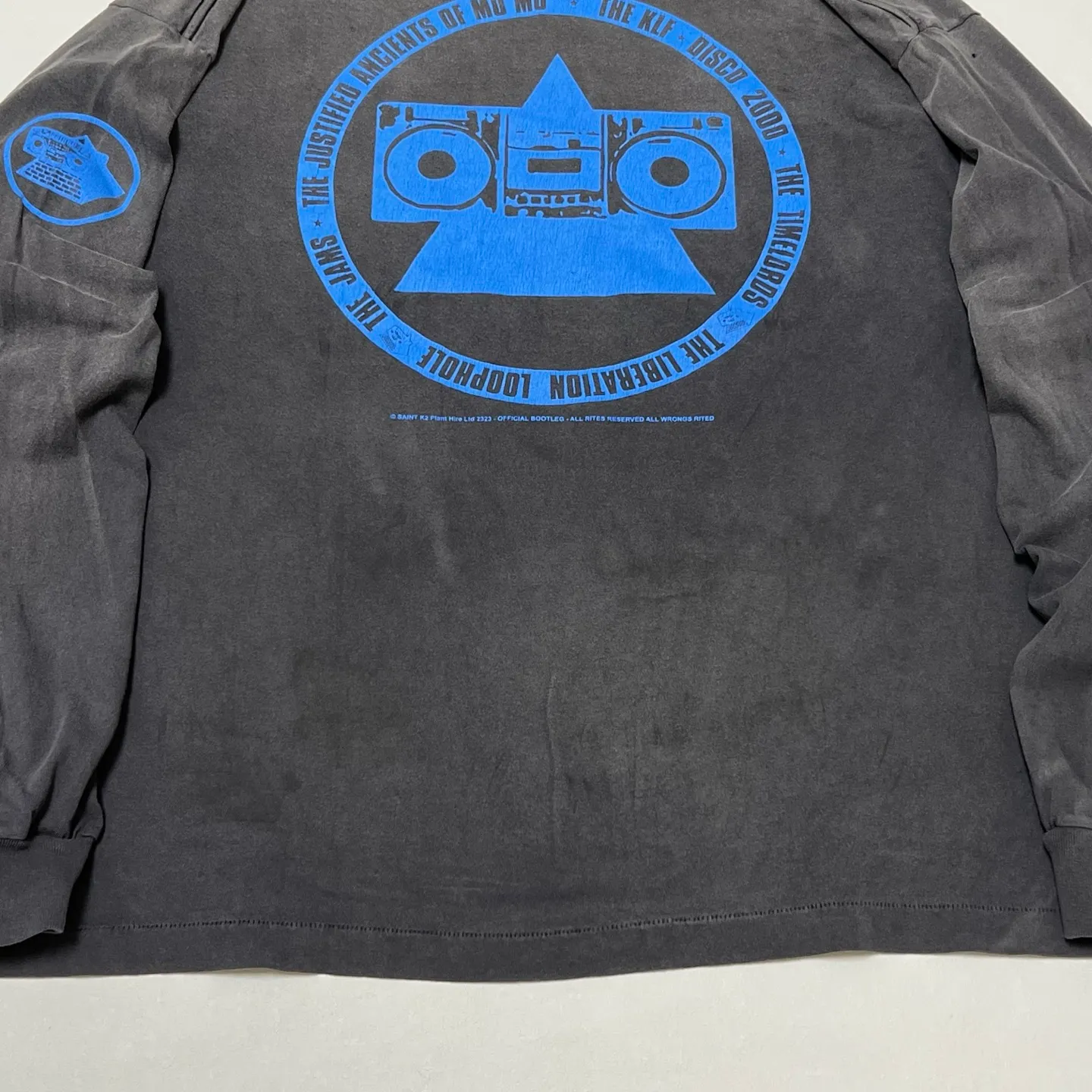SAINT Mxxxxxx × The KLF BLUE KLF_LS TEE KLF/BLK Blue KLF tape recorder long sleeves Wash black S-XL Completely aligned Tube weaving without side seam fabric Garment dyeing Maliu water fading and distressing Simulated sun washing and fading treatment Natural and perfect fading Hand-made holes and frayed Ink splashing treatment Extremely heavy work Correct main mark/wash mark/little angel anti-counterfeiting mark